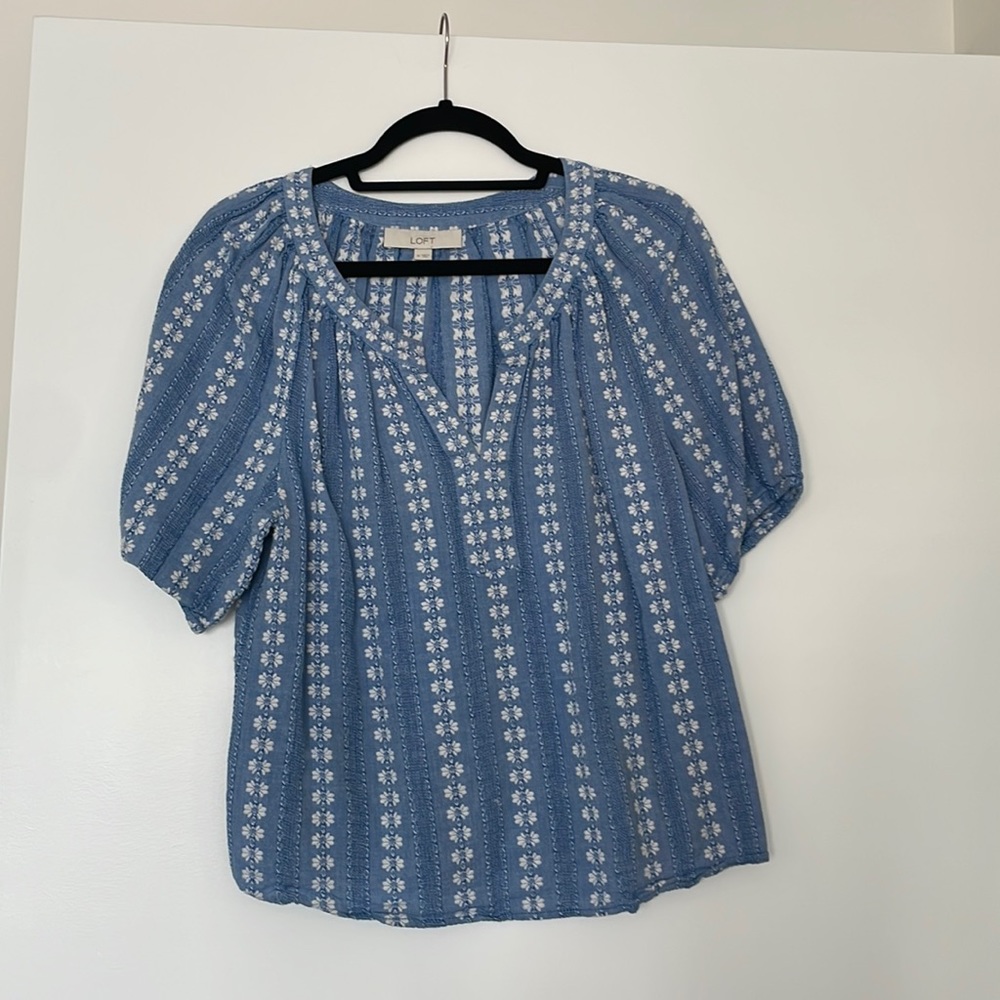 Loft size M blue floral top in boho style